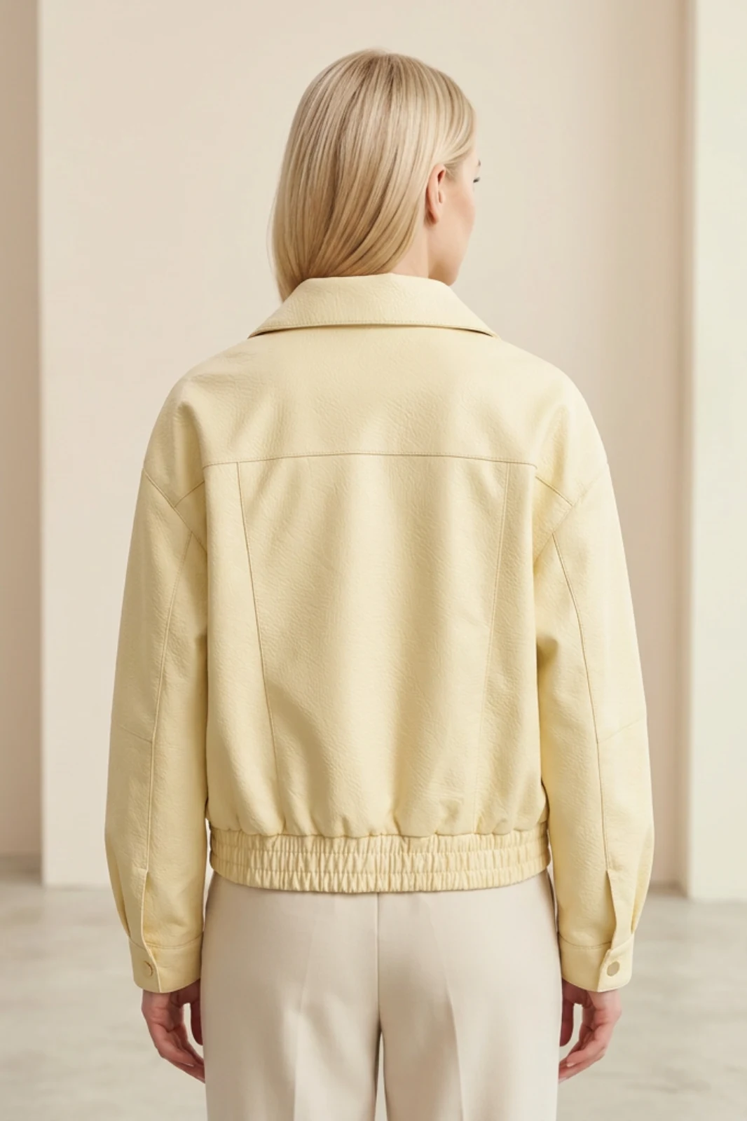 Eko odos striukė Butter Yellow iš nugaros