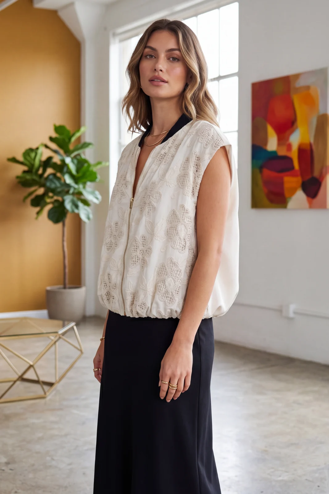 Liemenė Silk Back su ažūrinėmis detalėmis