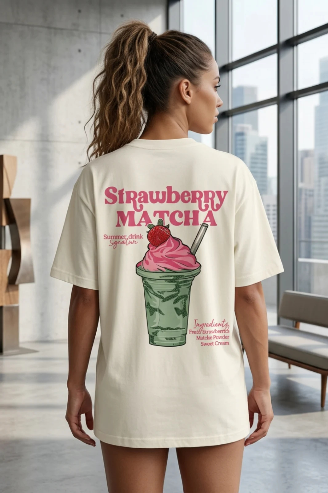 Marškinėliai Matcha su Strawberry Matcha spaudiniu nugaroje