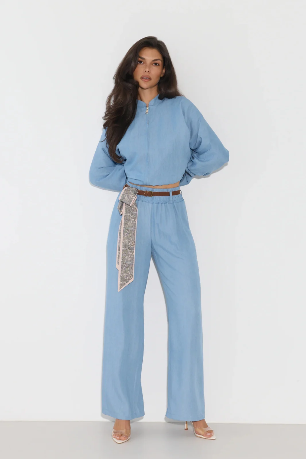 Moteriškos Light Denim kelnės plačiomis klešnėmis